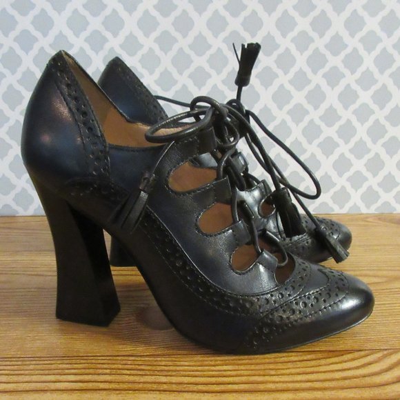 Tory Burch Shoes - Tory Burch Astrid Lace up Vintage Inspired 5.5 M